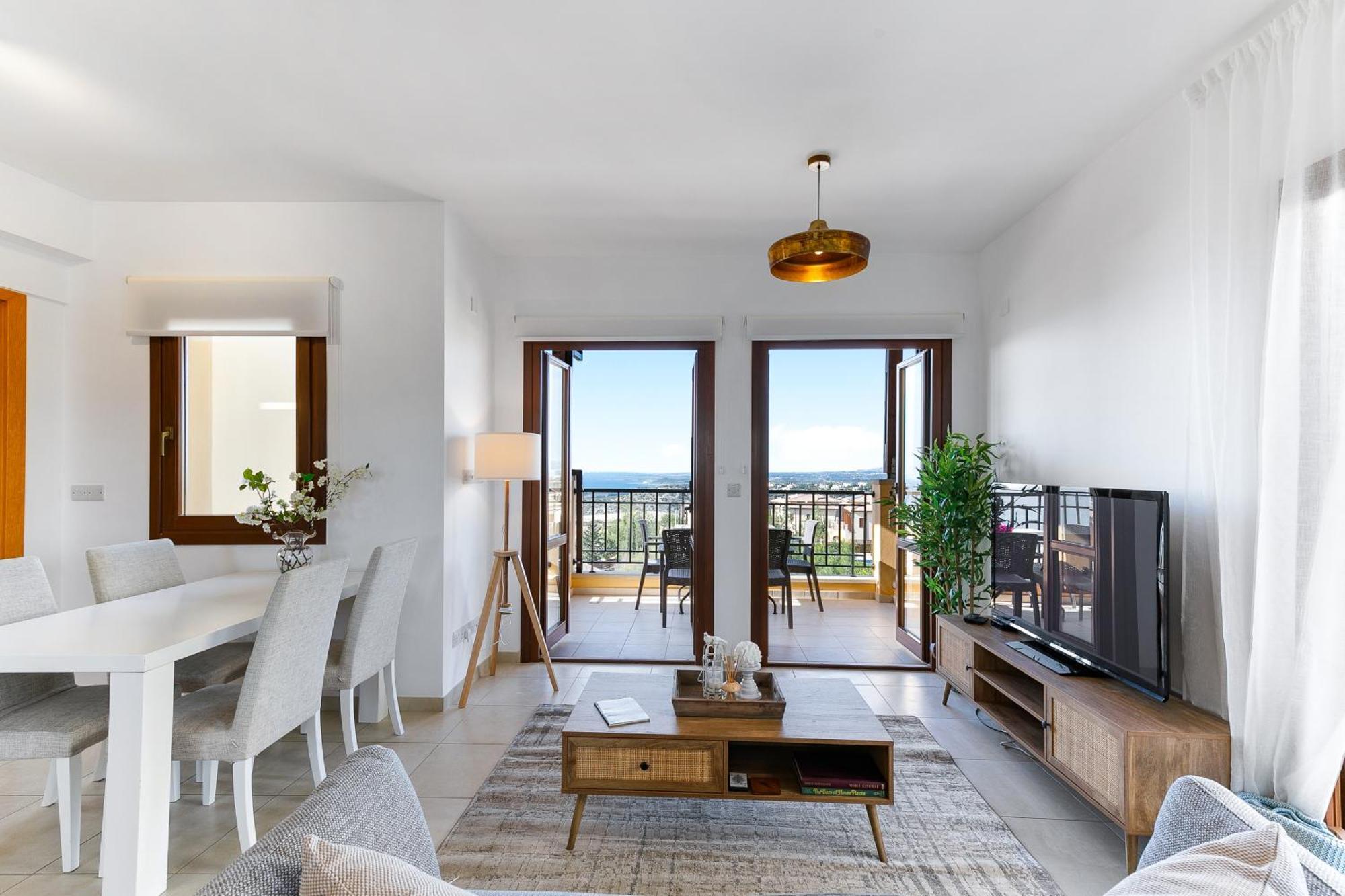 1 Bedroom Apartment Pyrgos With Beautiful Sea And Sunset Views, Aphrodite Hills Resort Kouklia Extérieur photo