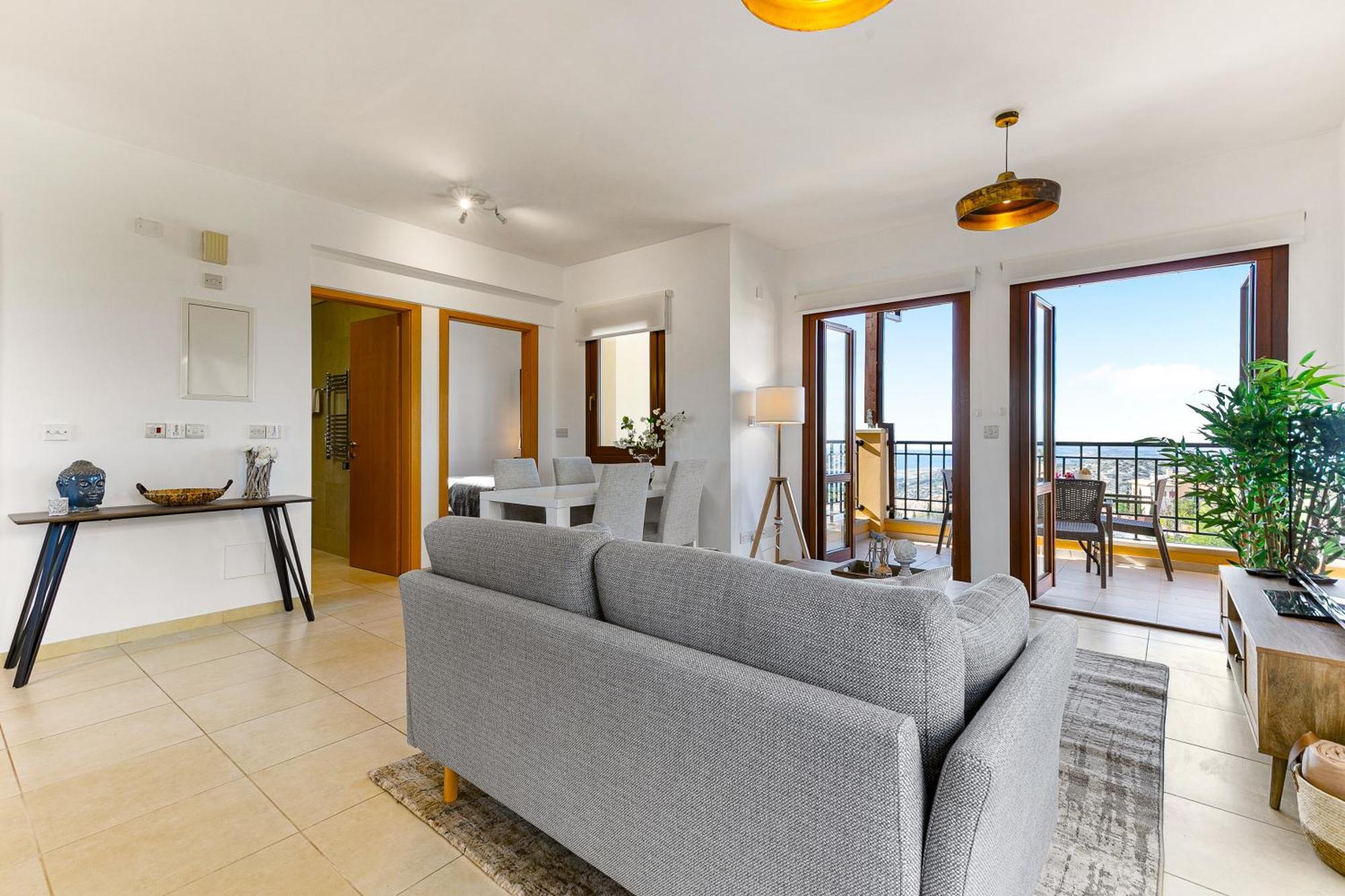 1 Bedroom Apartment Pyrgos With Beautiful Sea And Sunset Views, Aphrodite Hills Resort Kouklia Extérieur photo