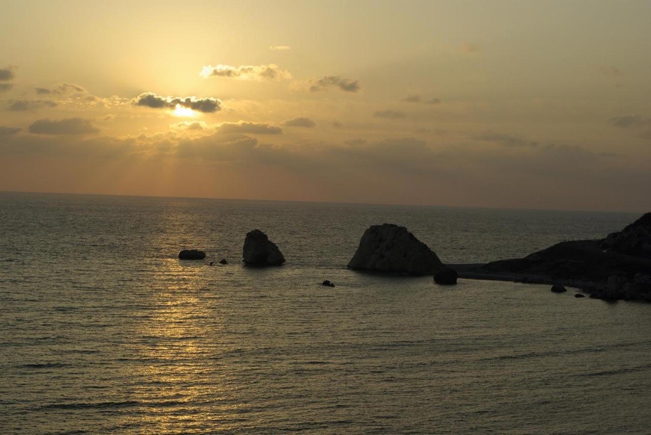 1 Bedroom Apartment Pyrgos With Beautiful Sea And Sunset Views, Aphrodite Hills Resort Kouklia Extérieur photo